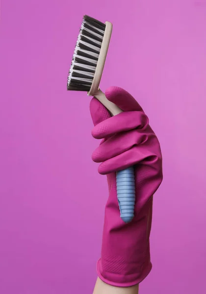 Hand Purple Rubber Cleaning Glove Holding Brush Purple Background House — Stock Photo, Image