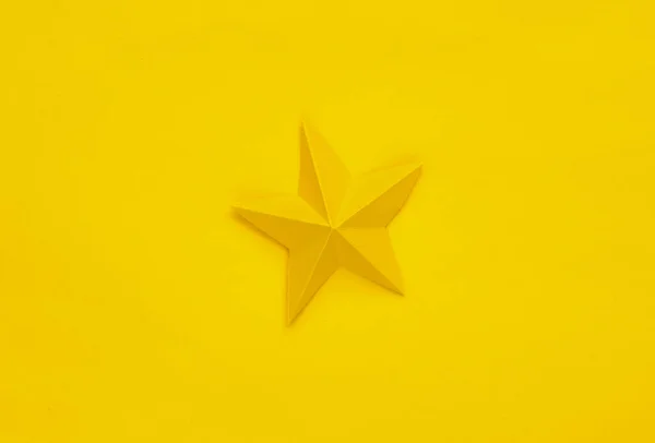 Una Estrella Papel Sobre Fondo Amarillo Calificación Del Servicio — Foto de Stock