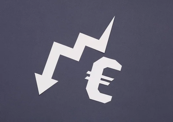 Euro Symbol Mit Pfeil Aus Papier Ausgeschnitten — Stockfoto