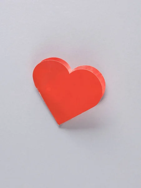 Κόκκινο Χαρτί Καρδιά Σχήμα Του Αγίου Βαλεντίνου Γκρι Φόντο — Φωτογραφία Αρχείου