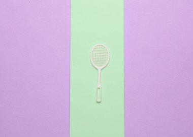 Boş zaman. Minyatür Batbinton raket pastel arka planı. Minimalizm