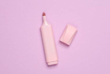 Pastel arka planda keçeli kalem ya da işaret. Üst Manzara. Yaratıcı yerleşim