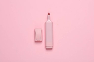 Pastel arka planda keçeli kalem ya da işaret. Üst Manzara. Yaratıcı yerleşim