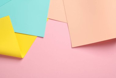 Renkli kağıtlar. Tasarım için yaratıcı düzen, eğilim renkleri