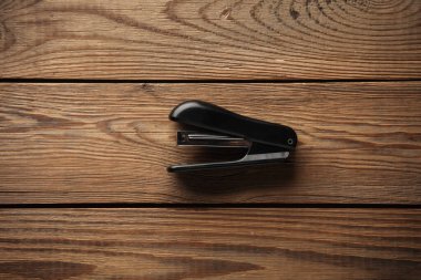 Zımba tahtada. Üst görünüm