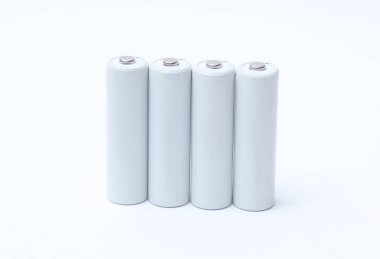 Beyaz arka planda beyaz piller. Tasarım için model