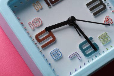 Renkli alarm yüzeyi makroyu kapat