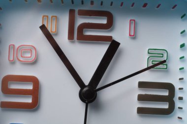 Renkli alarm yüzeyi makroyu kapat