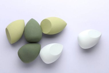 Yumurta makyaj süngeri seti toplanır.. 