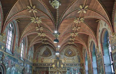 Bruges, Belçika - 19 Temmuz 2020: Belediyenin Gotik iç mekanları