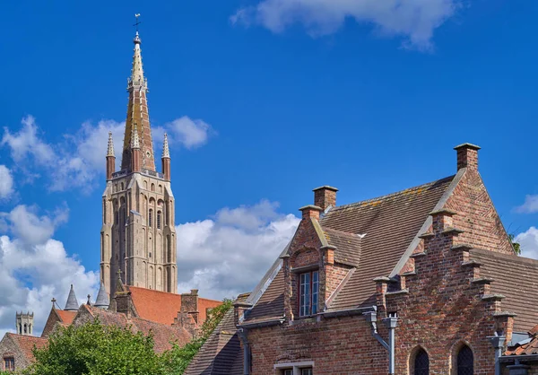 Brugge België Klokkentoren Van Onze Lieve Vrouwekerk Gezien Vanuit Oude — Stockfoto