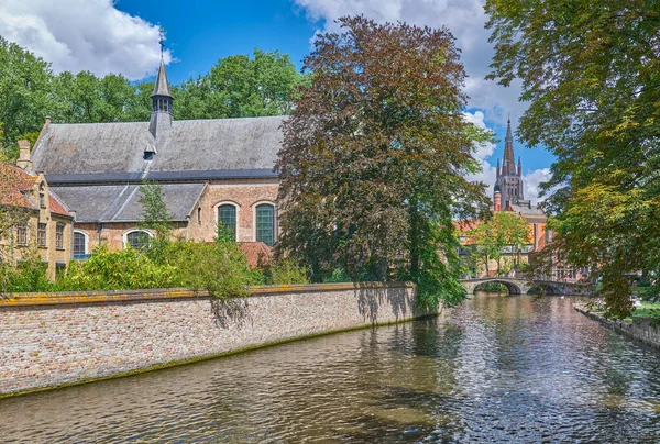 Brujas Bélgica Vista Entrada Del Monasterio Beguinage Begijnhof Canal — Foto de Stock