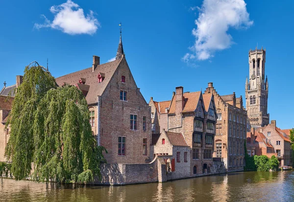 Brugge België Middeleeuwse Huizen Aan Het Oude Stadskanaal Met Middeleeuwse — Stockfoto
