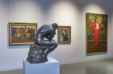 Brüksel, Beigium - 6 Eylül 2018: Kraliyet Güzel Sanatlar Müzesi 'nin Fin De Siecle sektörü, G: Charlier' in Dua Heykeli