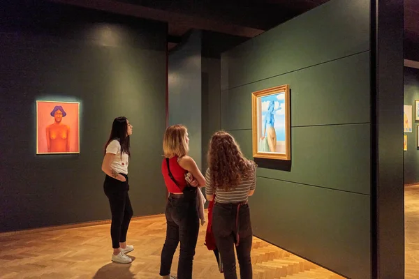 布鲁塞尔 2018年9月6日 参观皇家美术博物馆马格利特部分 — 图库照片