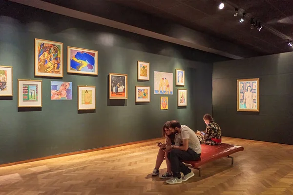 布鲁塞尔 2018年9月6日 参观皇家美术博物馆马格利特部分 — 图库照片