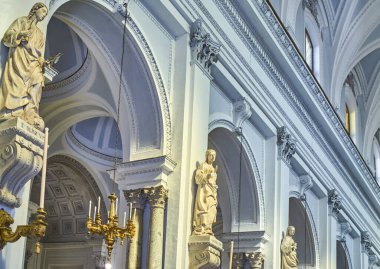 Palermo, İtalya - 17 Ekim 2022: Palermo Katedrali, Kutsal Bakire Meryem Kilisesi 'nin yan kumandası, daha çok Palermo Katedrali olarak bilinir.