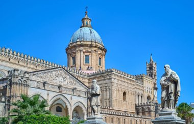 İtalya, Palermo, Primatial Metropolitan Katedrali, Kutsal Bakire Meryem Kilisesi. Palermo Katedrali olarak da bilinir.