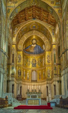 Monreale, İtalya - 17 Ekim 2022: Santa Maria Nuova Katedrali içindeki zengin Bizans mozaikleri aynı zamanda Monreale Duomo 'su olarak da bilinir.,