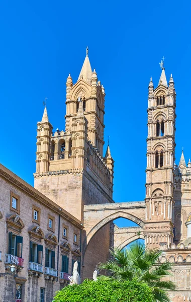 Italien Palermo Udsigt Til Tårnene Primatial Metropolitan Cathedral Basilica Holy - Stock-foto