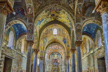 Palermo, İtalya - 26 Aralık 2018: Santa Maria dell 'Ammiraglio Kilisesi içindeki Bizans mozaikleri, La Martorana olarak da bilinir.