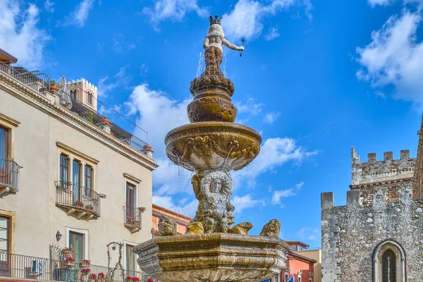 Taormina Italien Uppåt Utsikt Över Duomo Square Fontänen Även Känd — Stockfoto