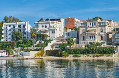 Taranto, İtalya, şehir merkezi saraylar ve deniz manzaralı evler