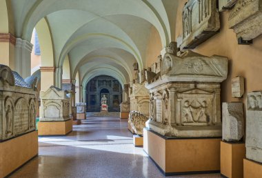 Modena, İtalya - 5 Mart 2019: Palazzo dei Musei 'nin avlusundaki Lapidary Müzesi,)