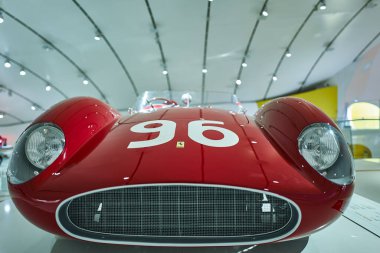 Maranello, İtalya - 6 Mart 2019: Ferrari Müzesi, Ferrari Yılın 500 TRC 'si
