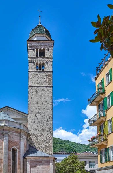 Trento, İtalya, Santa Maria Maggiore Bazilikasının çan kulesi