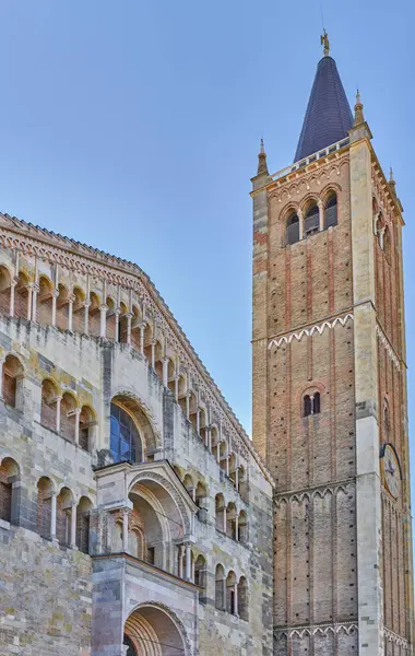 Parma Italië Gevel Van Kathedraal Van Santa Maria Assunta Klokkentoren — Stockfoto