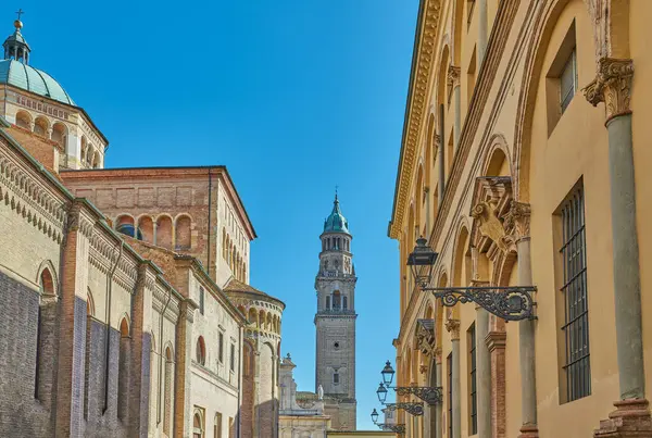 Parma Itálie Pohled Zvonici Kostela San Giovanni Boční Fasádou Katedrály — Stock fotografie