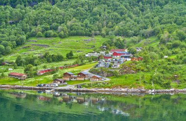 Norveç, Geireanger Fjiord 'un muhteşem doğal manzarası, Geirander köyü manzarası.