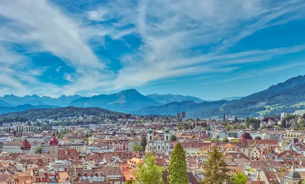 Люцерн Швейцария Панорамный Вид Город Фоне Гор — стоковое фото