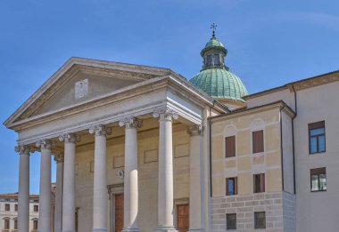 Treviso, İtalya, Neoklasik cephesi