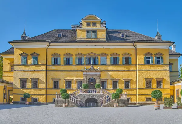 2022年10月6日 奥地利萨尔茨堡 赫尔布伦宫殿的主要立面 免版税图库照片