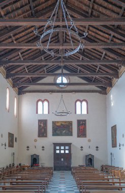 Monselice, İtalya - 3 Mart 2023: Santa Giustina antik kilise nave