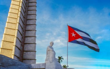 Havana, Küba, Maceo Bulvarı 'nda gün batımı.