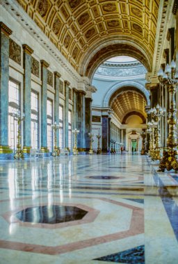 Havana, Küba - 2 Aralık 2014: Bir zamanlar hükümet merkezi olan Capitolio Büyük Salonu