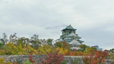 Kyoto, Japonya 'daki Kinkakuji Tapınağı Altın Çadırı ile Renkli Sonbahar.