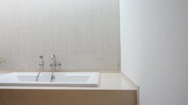 otel odasında banyo iç