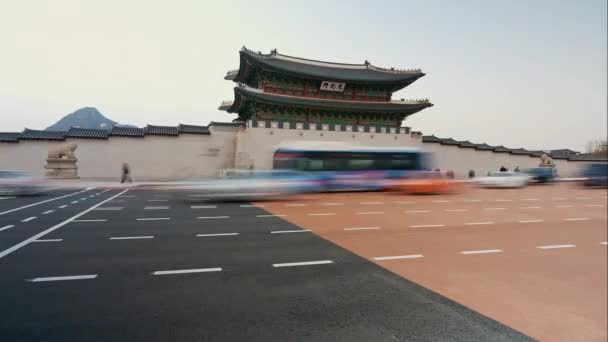 Seoul South Korea Δεκεμβρίου 2018 Ανάκτορο Gyeongbokgung Και Κίνηση Στη — Αρχείο Βίντεο