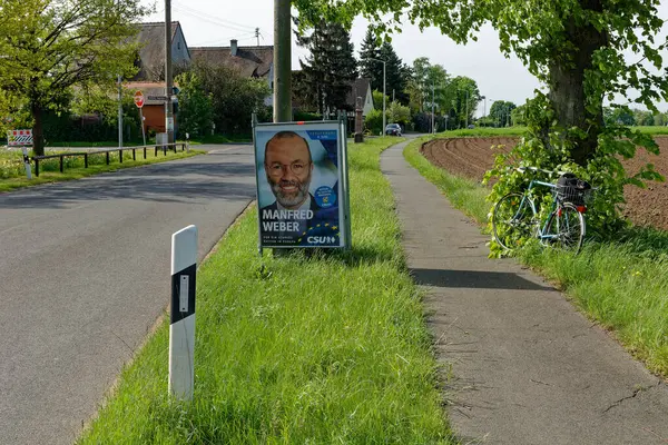 Avrupa seçim 2024 OYİ partisinin en iyi adayı EPP başkanı Manfred Weber ile birlikte afişi