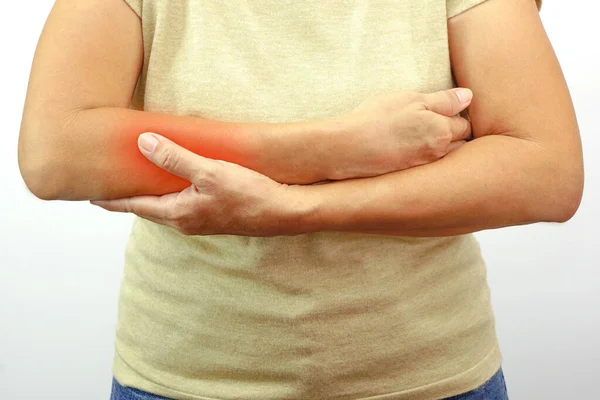 Frau Mit Schmerzen Arm Auf Weißem Hintergrund Konzept Für Gesundheitswesen — Stockfoto