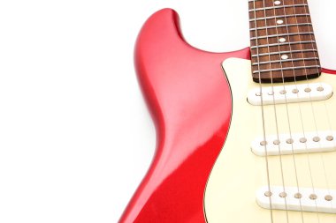 Elektro gitar gövdesi beyaz arka planda izole edilmiş. Eğlence ve müzik kapsamı
