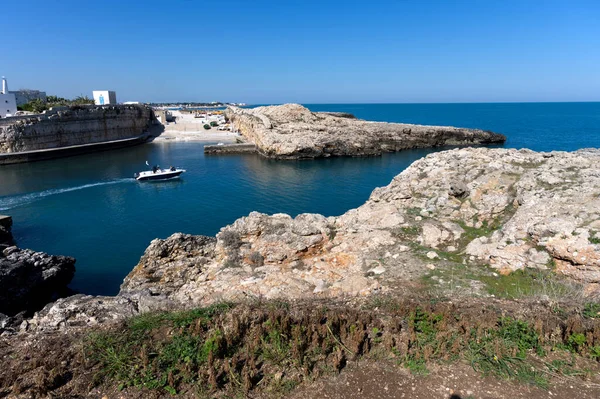 Rochas Beira Mar Polignano Mare Puglia Itália — Fotografia de Stock
