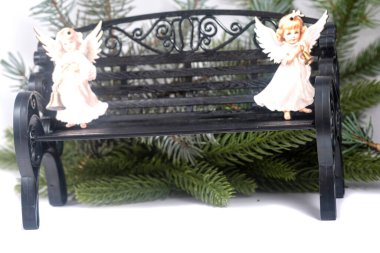 Hediyeler ve karlı bir Noel manzarası. Mutlu Noeller ve mutlu yıllar. Noel kutlaması tatil geçmişi