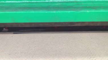 Yumruklanan makineden çıkan deri görüntüsü