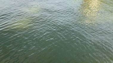 Akşam saatlerinde göl suyunu kapatın.