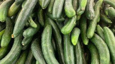 Bunun yerel adı 'Japon salatalığı' ve İngilizcede adı kabak ya da kabak..